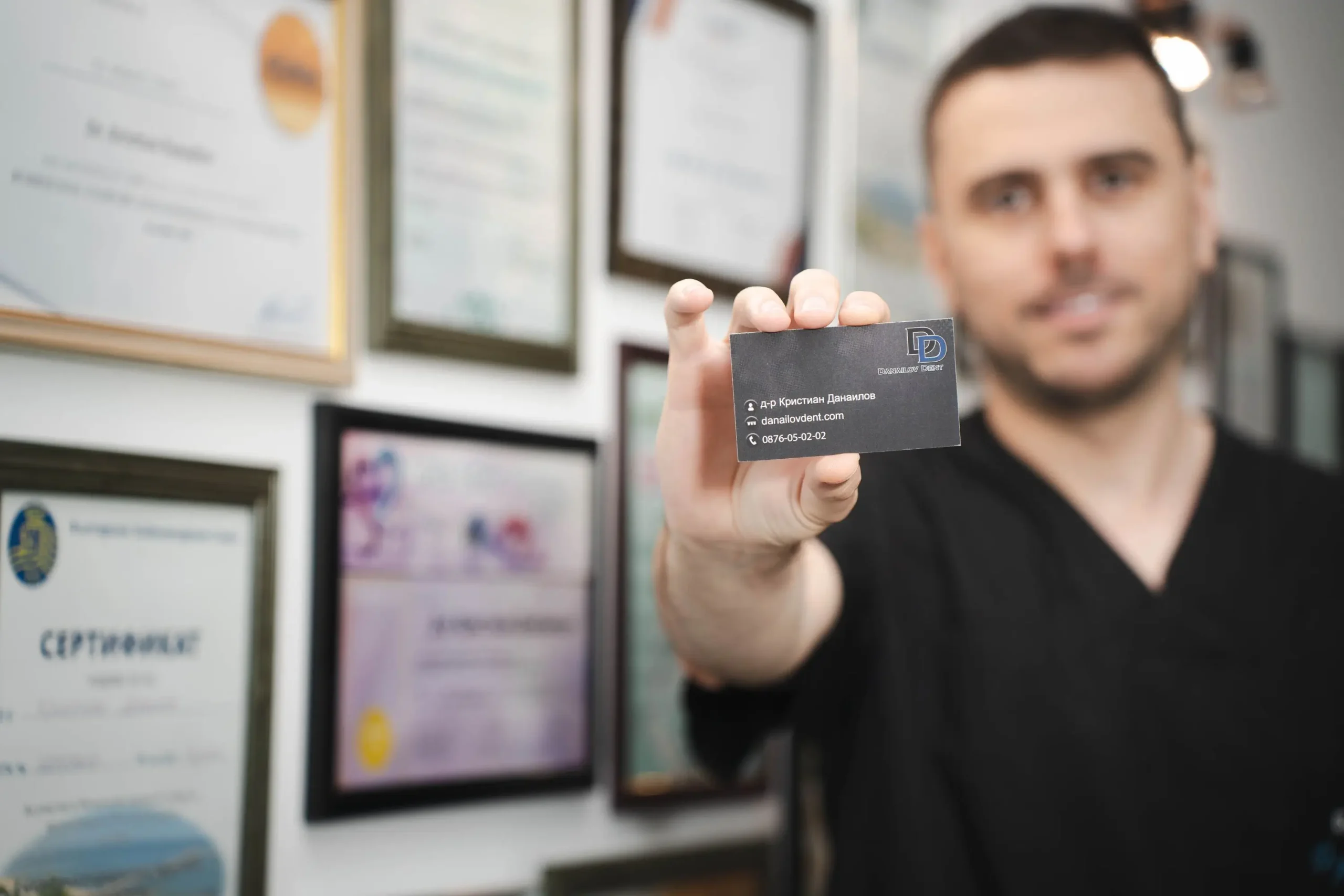 Контакти 1 dr kristiyan danailov kontakti danailovdent dentalna klinika burgas scaled